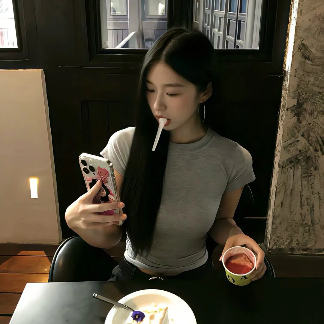 夜深沉,爱难吟